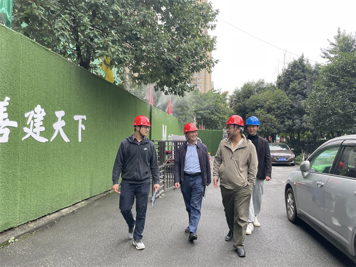公司財(cái)務(wù)總監(jiān)葉興坤到西園街道衛(wèi)生服務(wù)中心（尚錦新中心）改造項(xiàng)目開(kāi)展“150天大會(huì)戰(zhàn) 決勝千億華西”專項(xiàng)督導(dǎo)